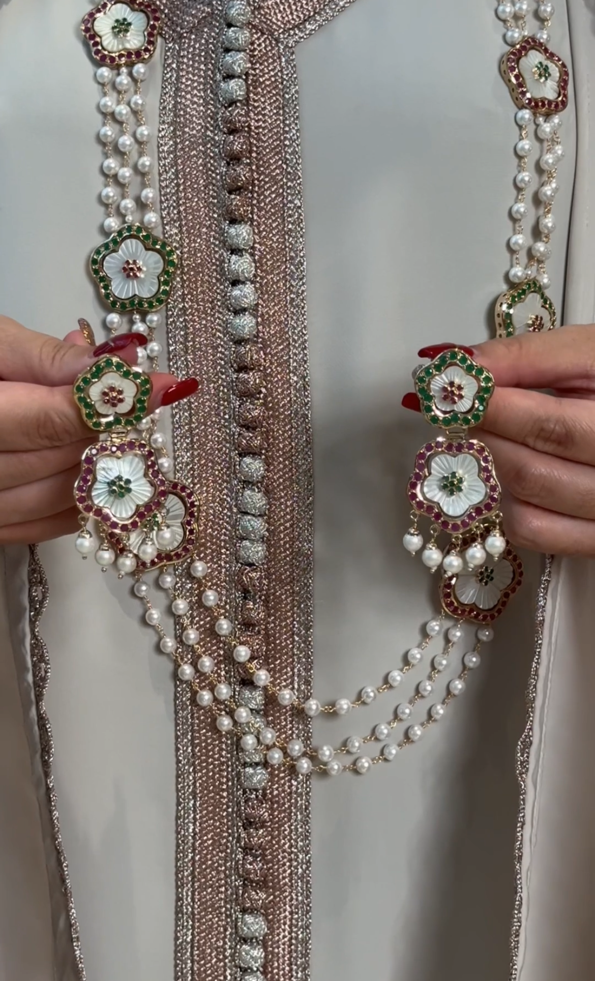 NO.93 | PEARLS & GOLDEN