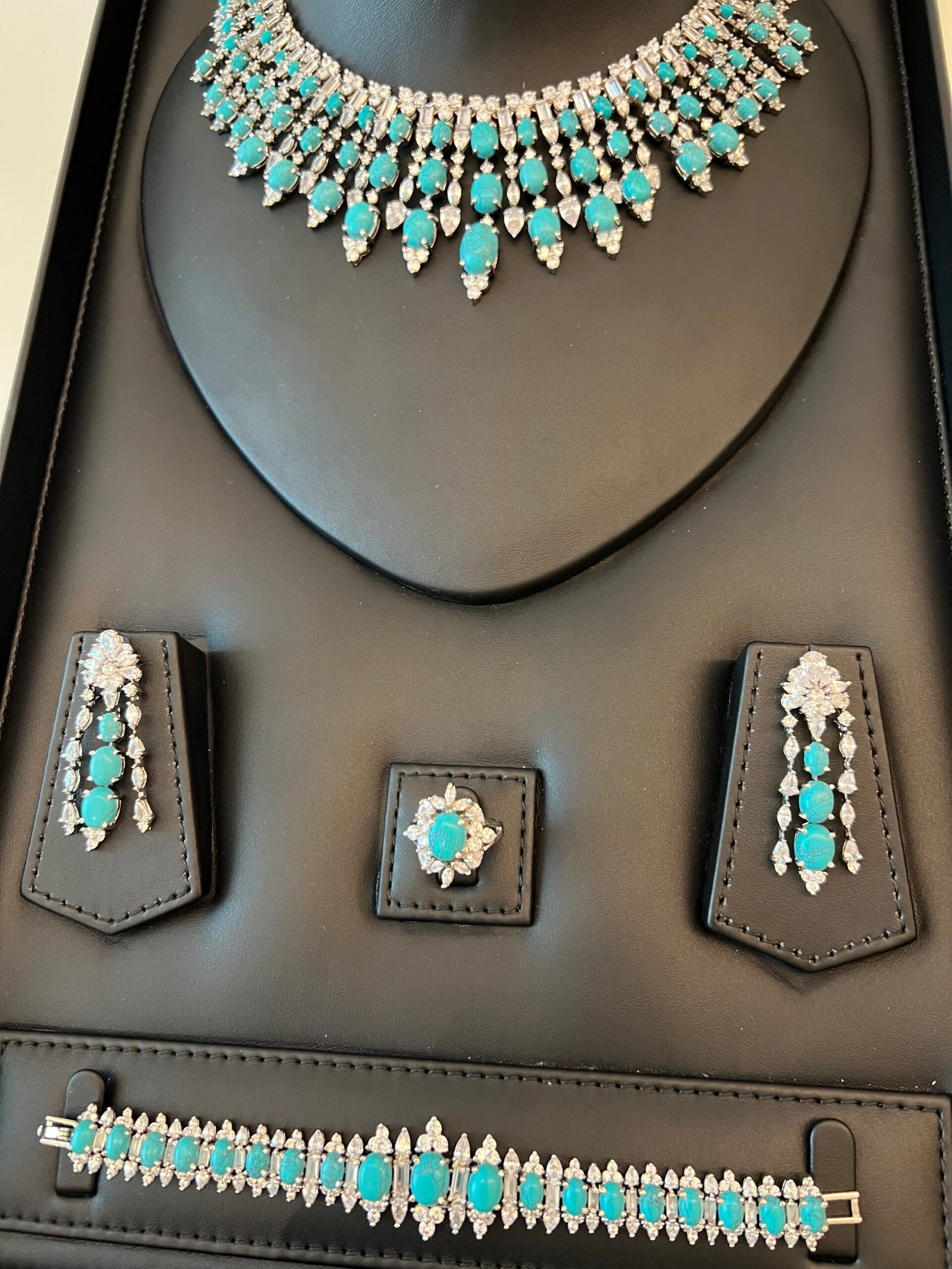 HESSA | TURQUOISE