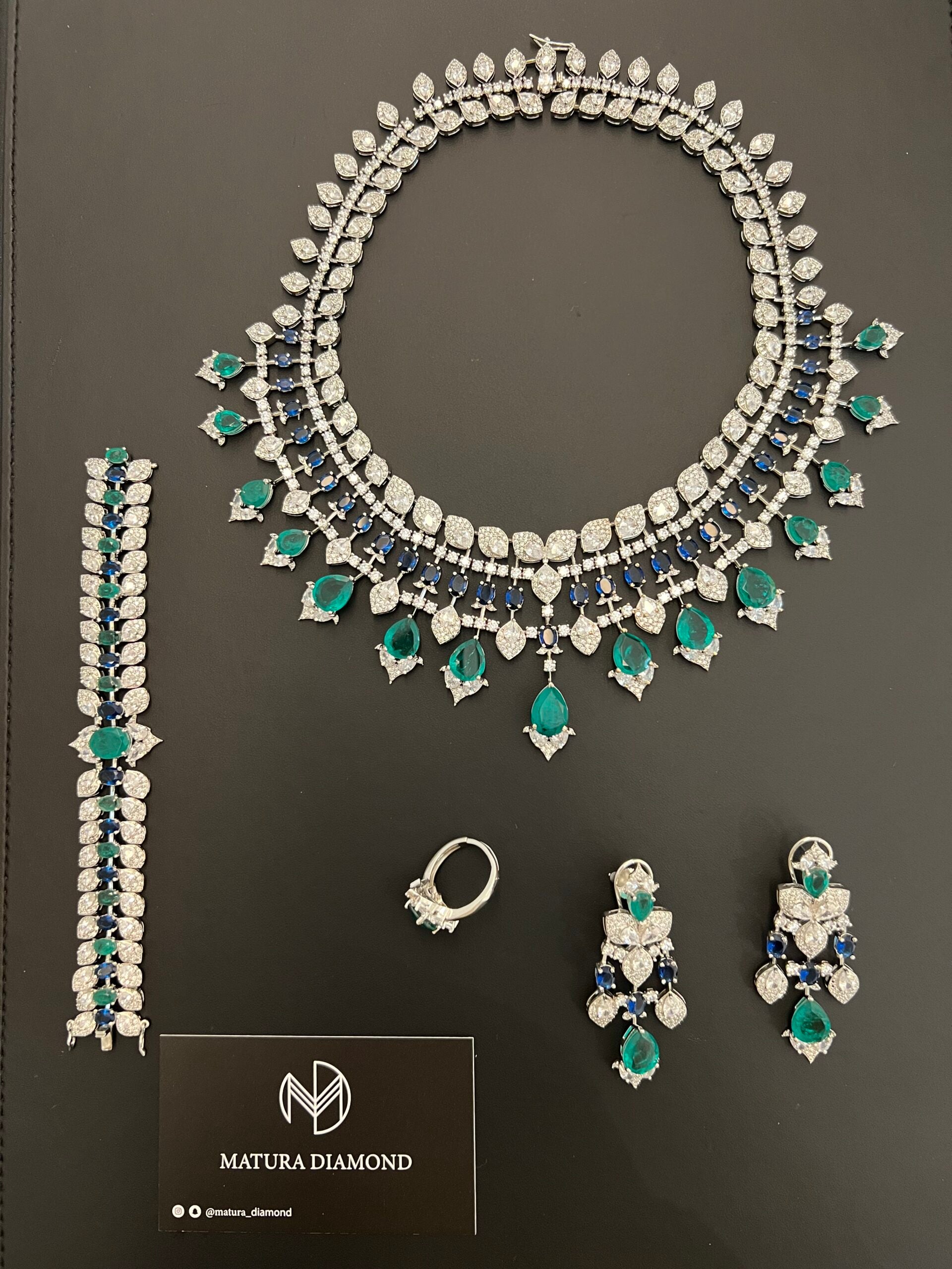 MEDIYAH | GREEN & BLUE