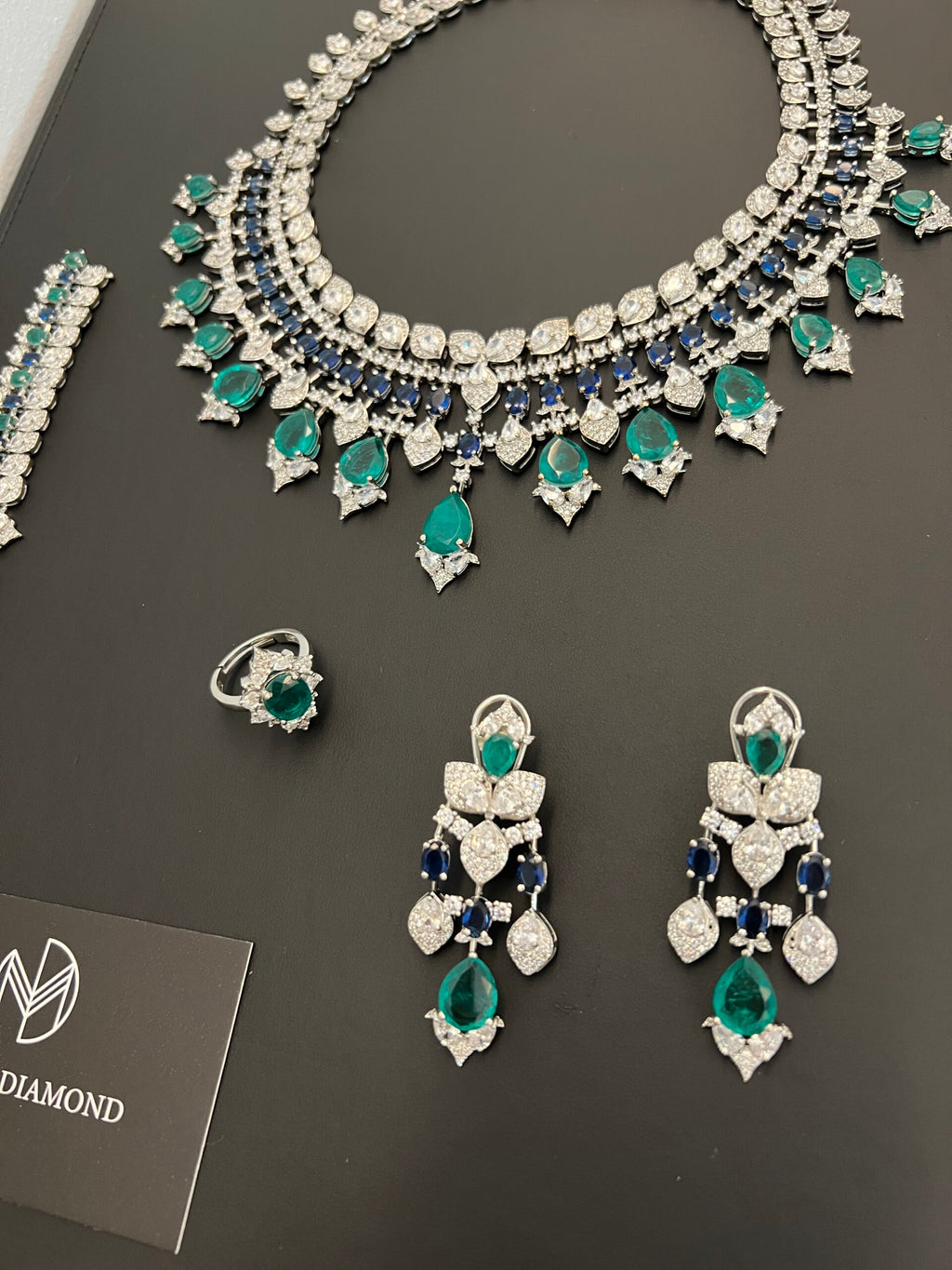 MEDIYAH | GREEN & BLUE