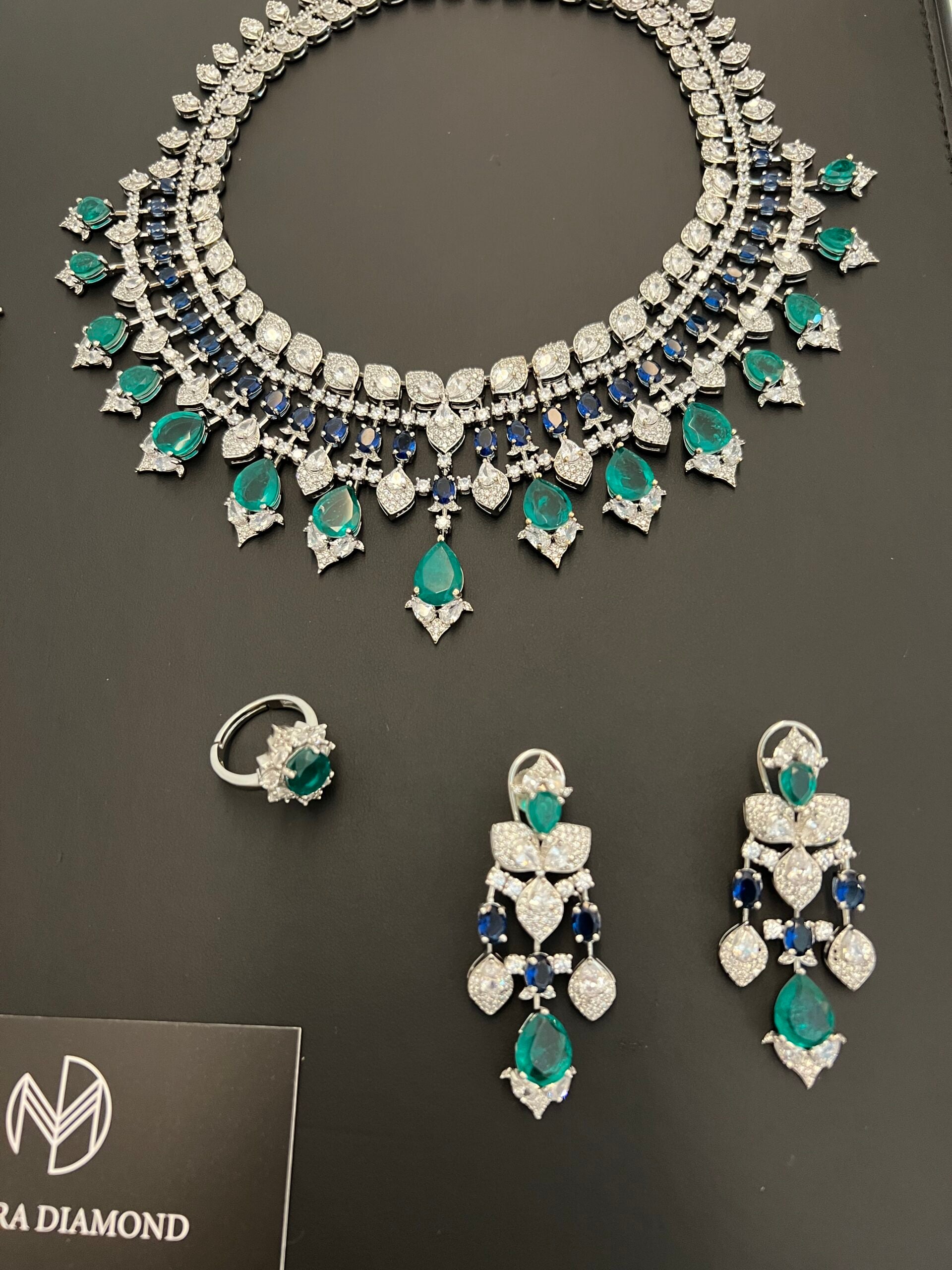 MEDIYAH | GREEN & BLUE