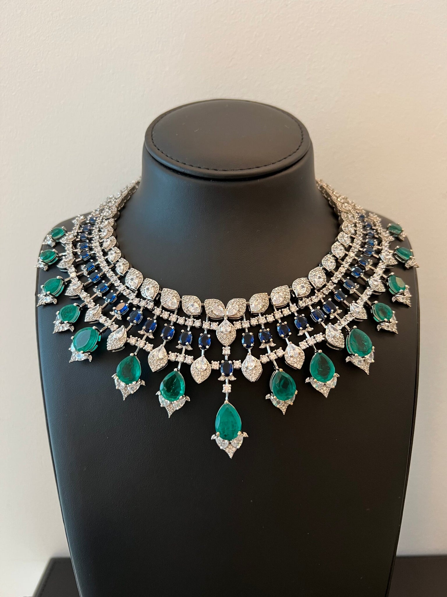 MEDIYAH | GREEN & BLUE