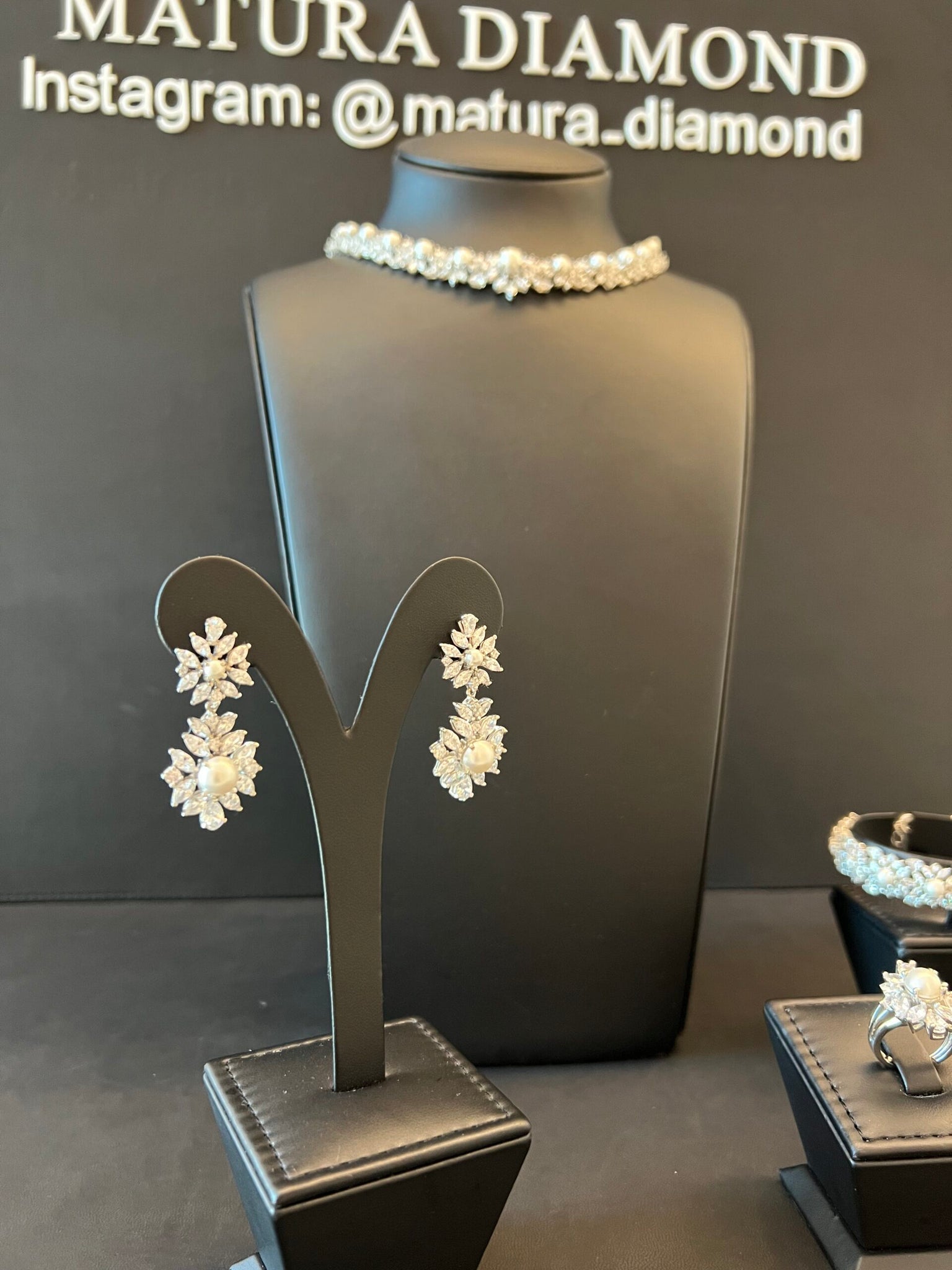 CHOKER WRD | PEARLS