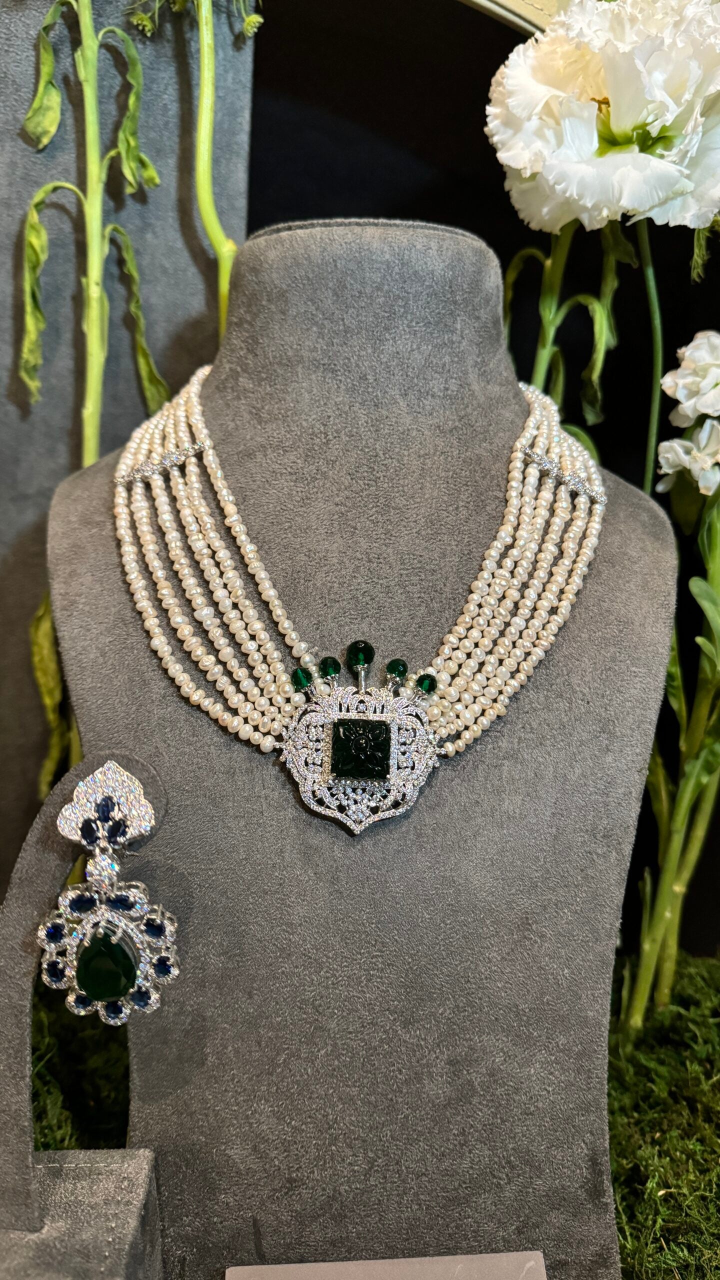 005 | SILVER PEARLS