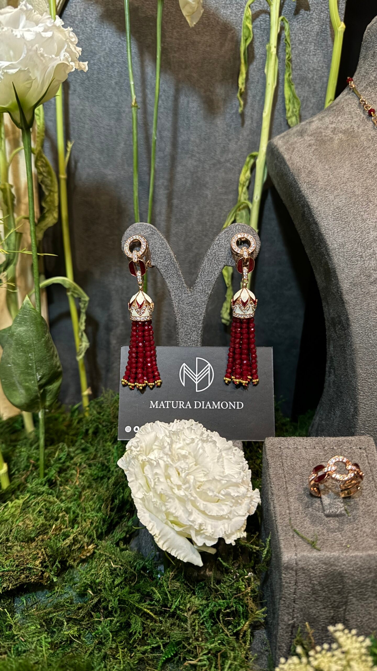 QATARA | RED & SILVER & PEARLS