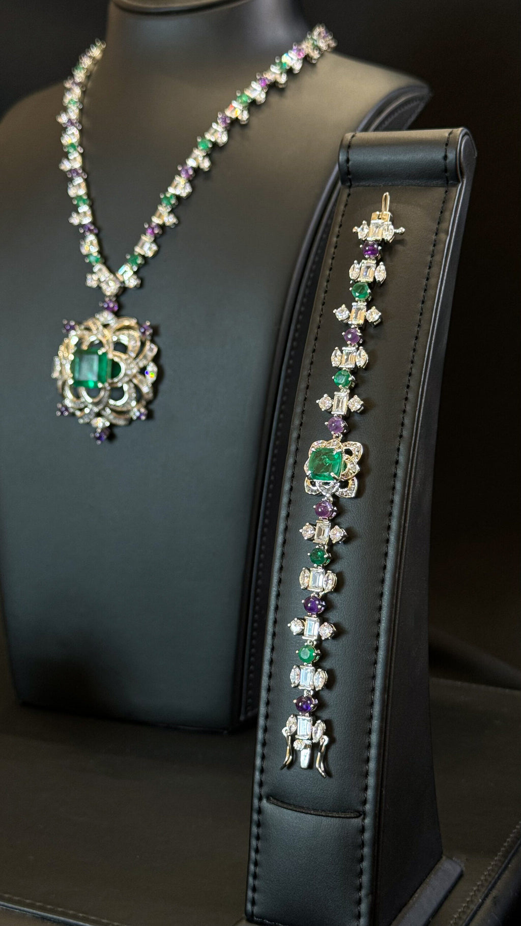 ALMARMOOM | PURPLE & GREEN