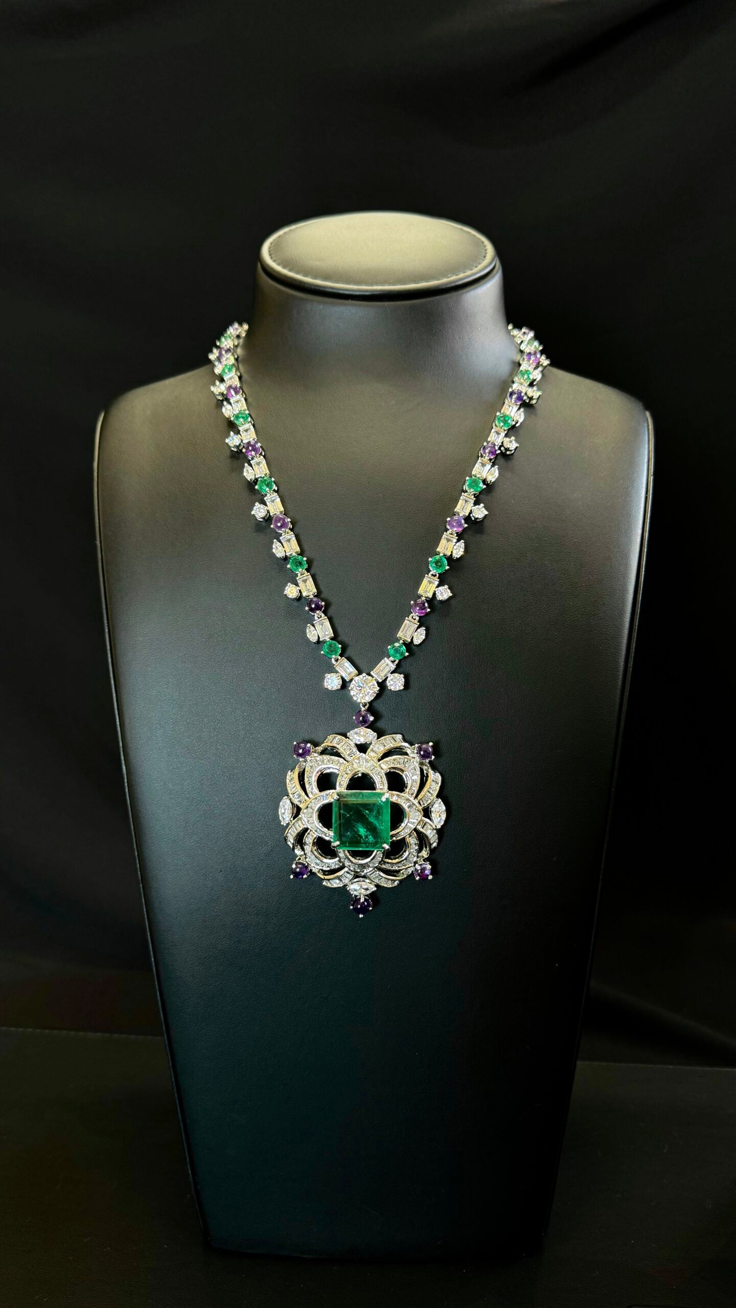 ALMARMOOM | PURPLE & GREEN