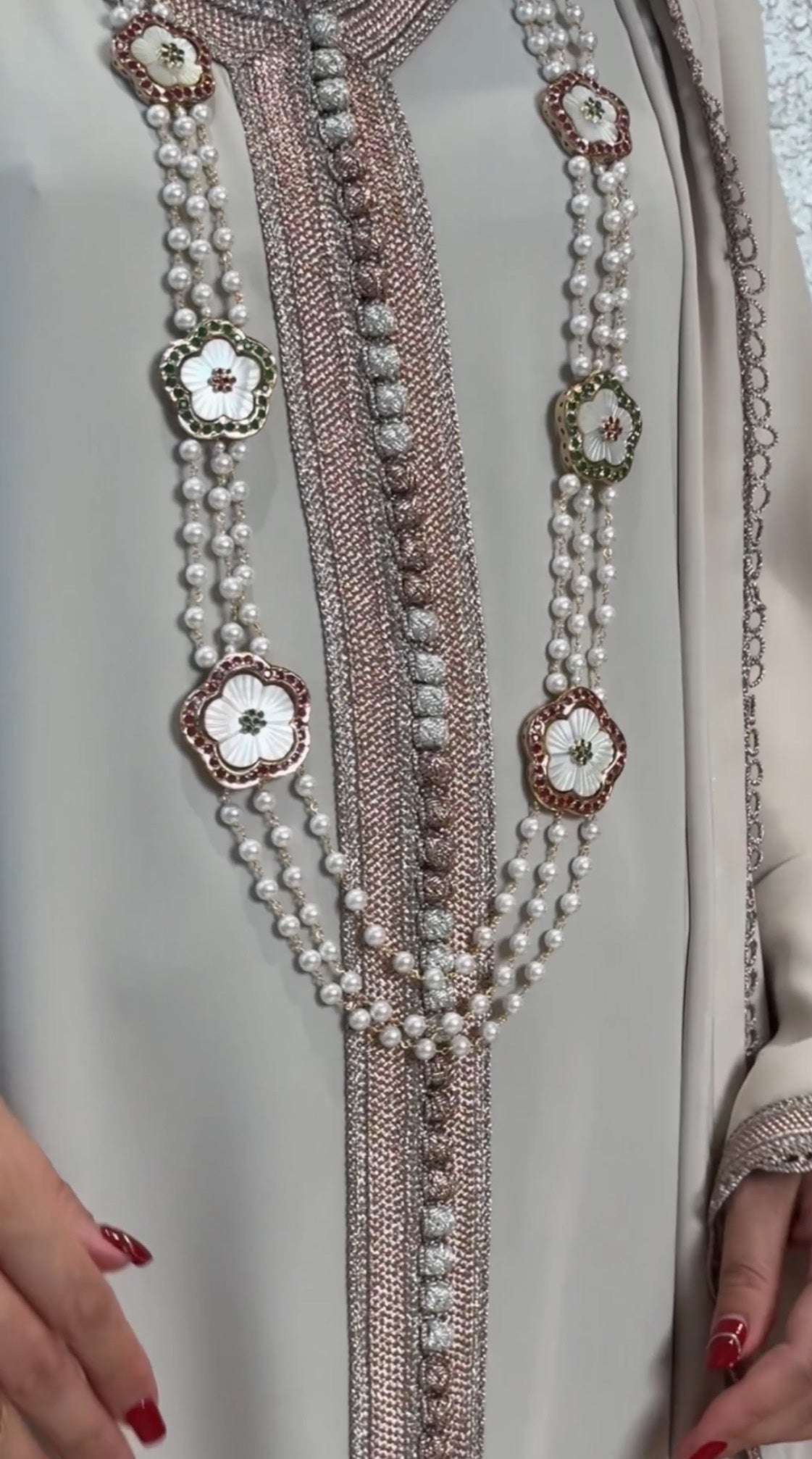 NO.93 | PEARLS & GOLDEN