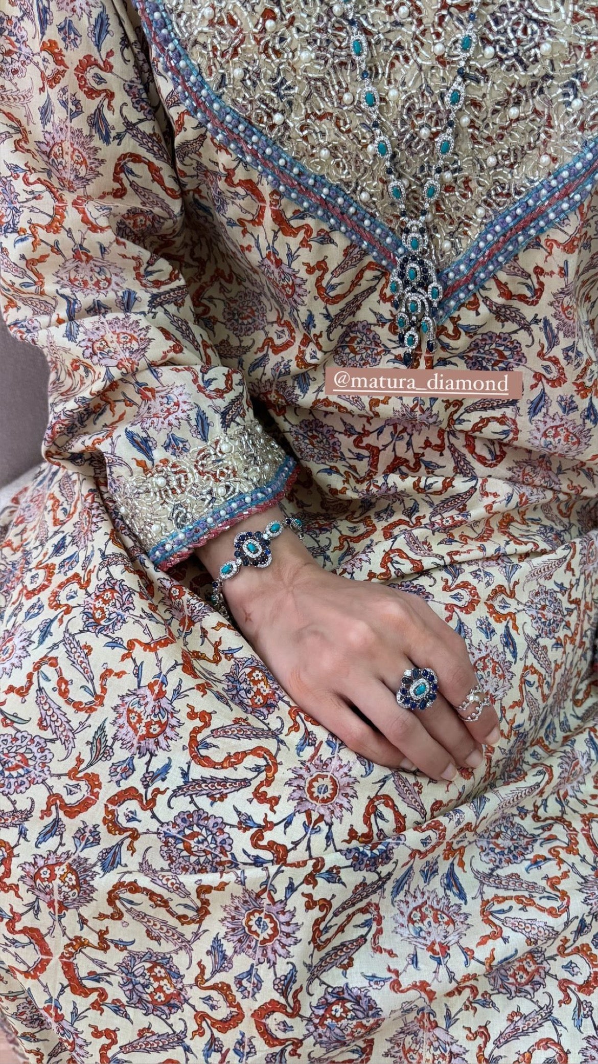 SARA | BLUE